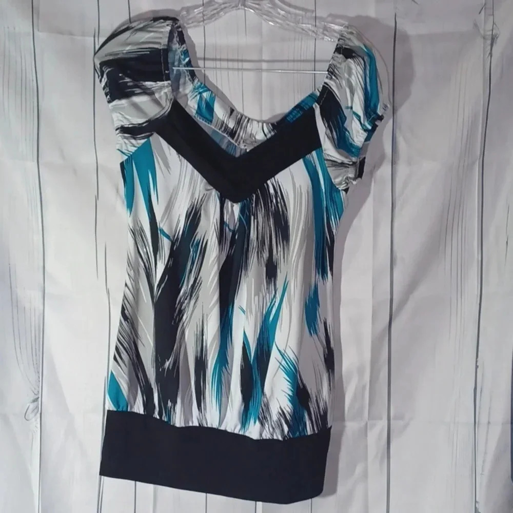 Trixxi  V-Neck Cap Sleeve Contemporary Abstract Geometric Print Blouse